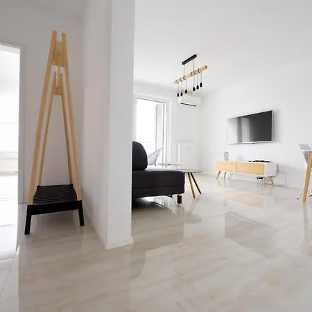 Apartment Cozy With Private Parking *